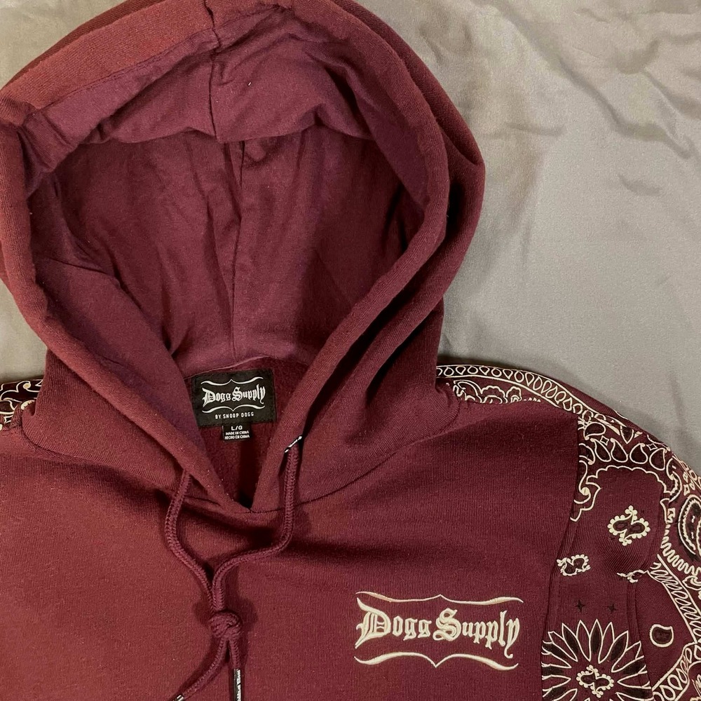 Dogg Supply by Snoop Dogg Mens Large Burgundy Bandana Paisley Patchwork Hoodie - Picture 3 of 12